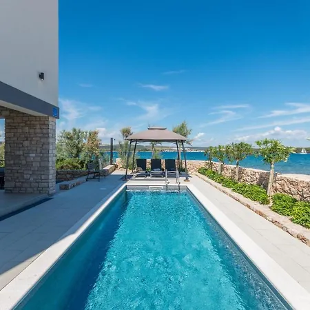 Villa Royal House 1 *