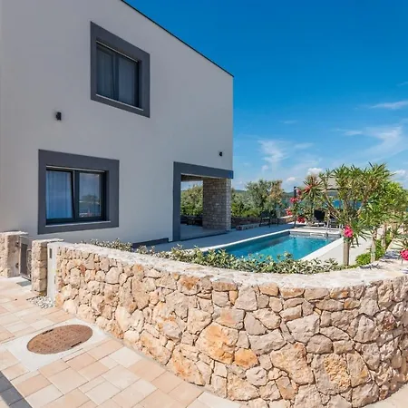 Royal House 1 Villa